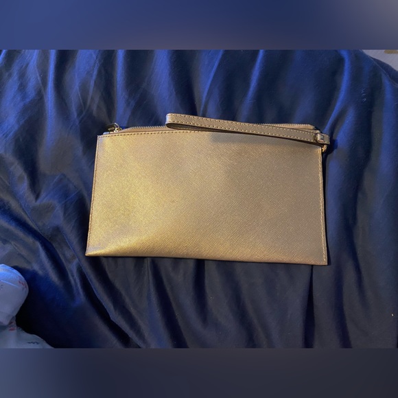 NWOT MK GOLD JETSETTER CLUTCH - Picture 6 of 10